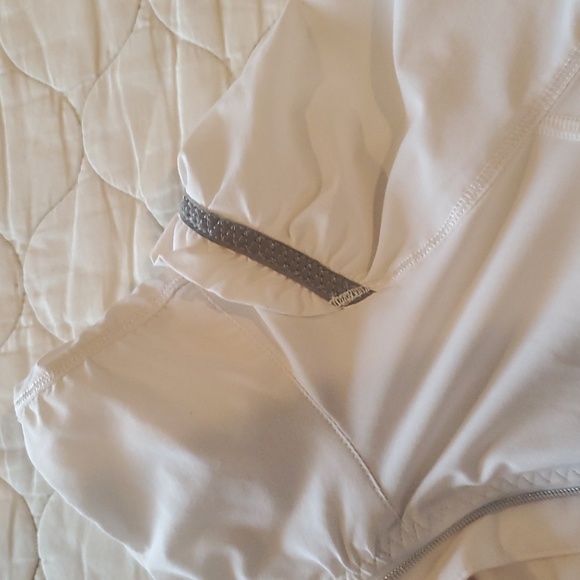 White lulu light weight jacket - Picture 4 of 5